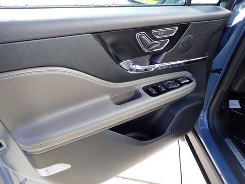 New 2026 Lincoln Corsair Premiere image 19