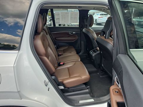 Used 2020 Volvo XC90 T6 Momentum w/ Protection Package AWD/4WD image 11