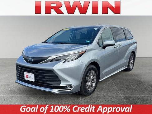 Used 2021 Toyota Sienna XLE AWD/4WD image 1
