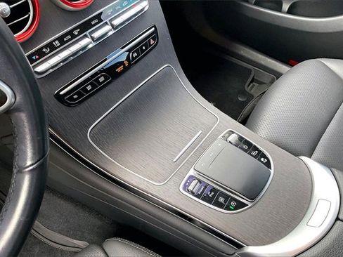 Used 2021 Mercedes-Benz GLC 300 image 15