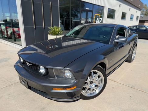 Used 2007 Ford Mustang GT Premium image 2