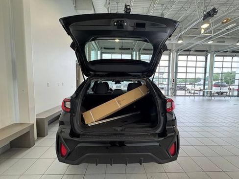 Used 2025 Subaru Crosstrek 2.5i Premium AWD/4WD image 32