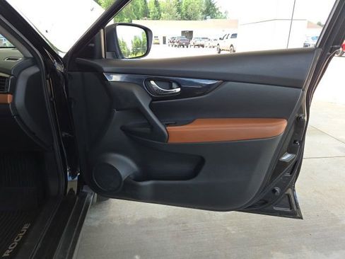 Used 2020 Nissan Rogue SL AWD/4WD image 48