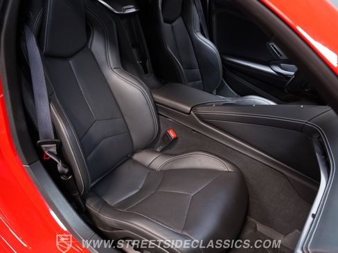 Used 2021 Chevrolet Corvette Stingray Preferred Cpe w/ Z51 Performance Package RWD image 39