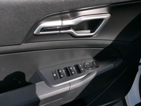 New 2026 Kia Sportage LX image 12