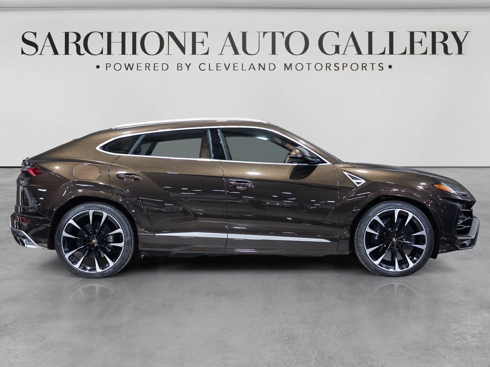 Used 2021 Lamborghini Urus AWD/4WD image 3