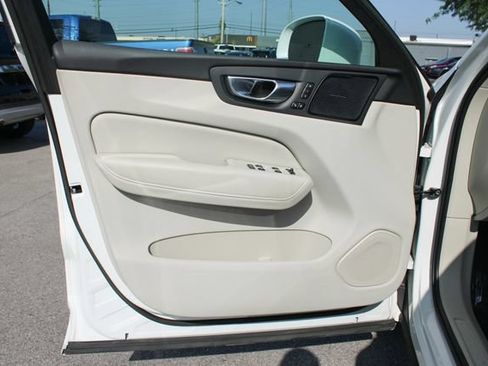 Used 2022 Volvo XC60 B5 Inscription w/ Advanced Package AWD/4WD image 10