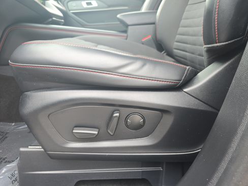 Used 2025 Ford Explorer ST-Line AWD/4WD image 25