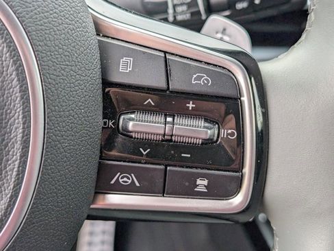 Used 2024 Kia Sorento SX Prestige w/ Sage Leather Package image 17