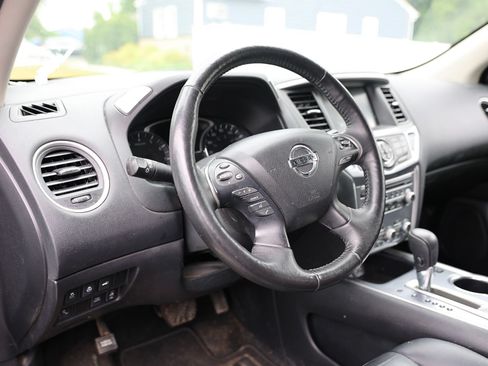 Used 2018 Nissan Pathfinder SL AWD/4WD image 9