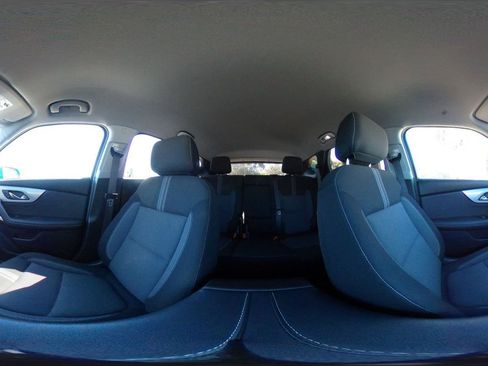 Used 2025 Chevrolet Blazer LT image 42