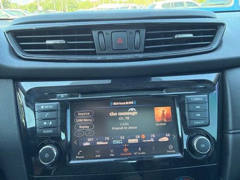Used 2020 Nissan Rogue S FWD image 32