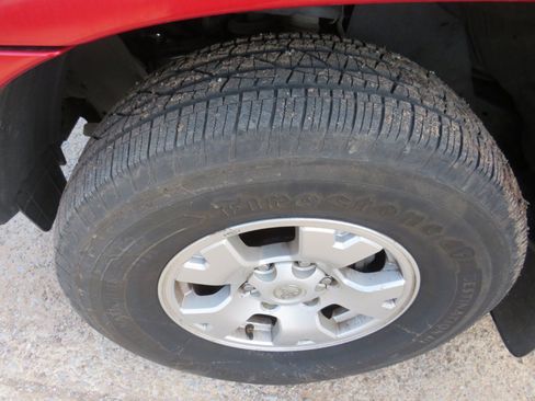 Used 2015 Toyota Tacoma Double Cab V6 6MT 4WD w/ TRD Off-Road Package image 23