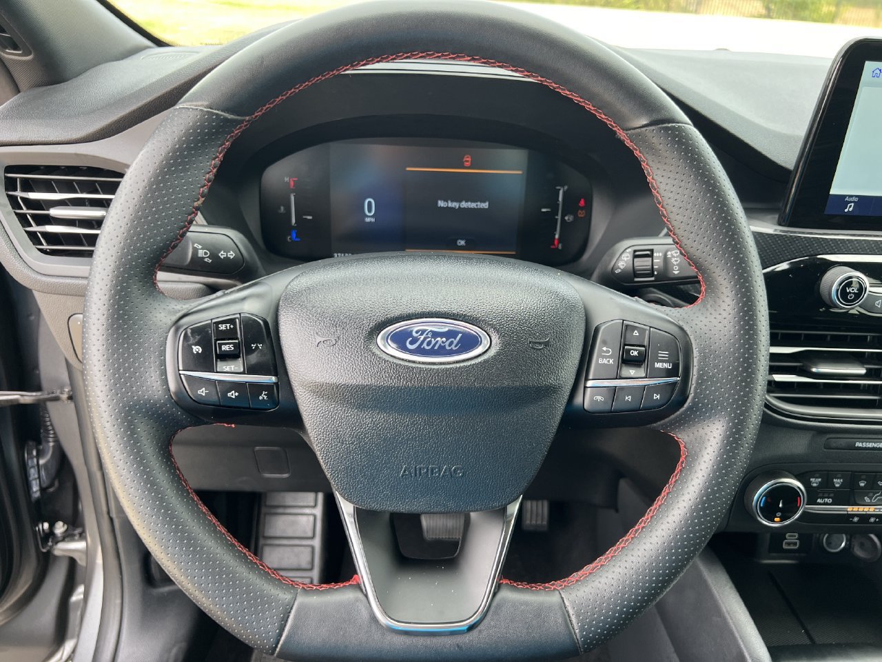 Used 2025 Ford Escape ST-Line AWD/4WD image 6