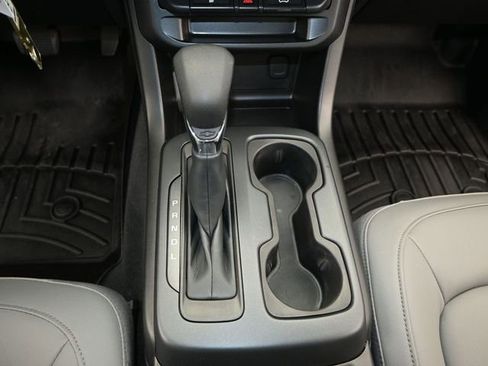 Used 2022 Chevrolet Colorado W/T image 10