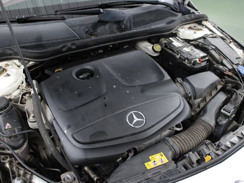 Used 2018 Mercedes-Benz CLA 250 image 40