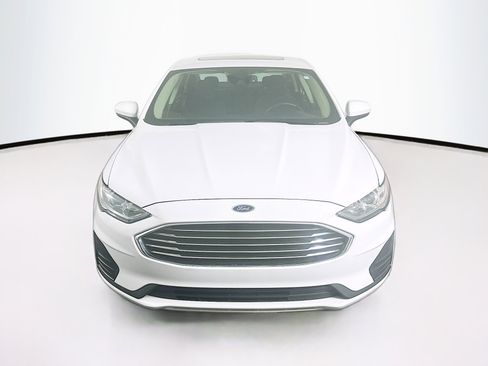 Used 2020 Ford Fusion SE image 2