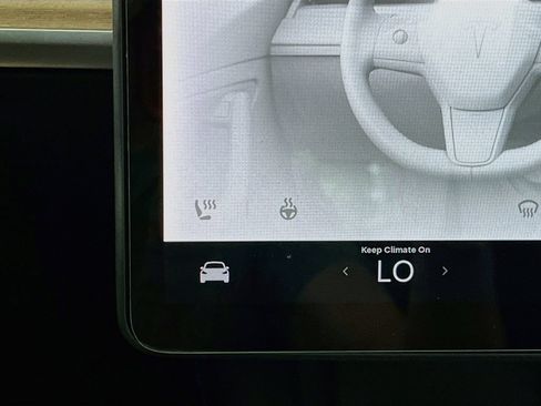 Used 2021 Tesla Model Y Long Range AWD/4WD image 19