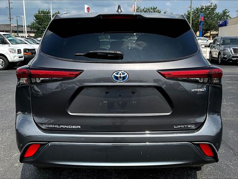 Used 2021 Toyota Highlander Limited FWD image 5