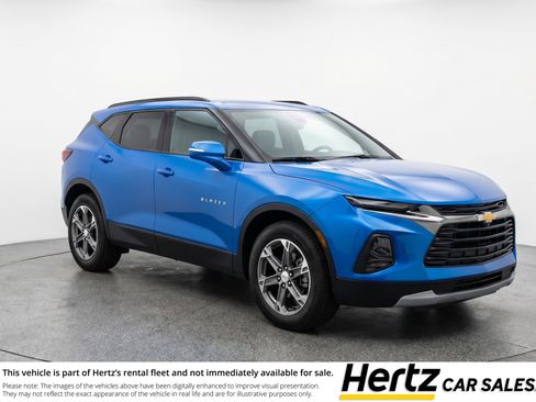 Used 2025 Chevrolet Blazer LT image 1