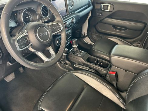 Used 2023 Jeep Wrangler Sahara image 10