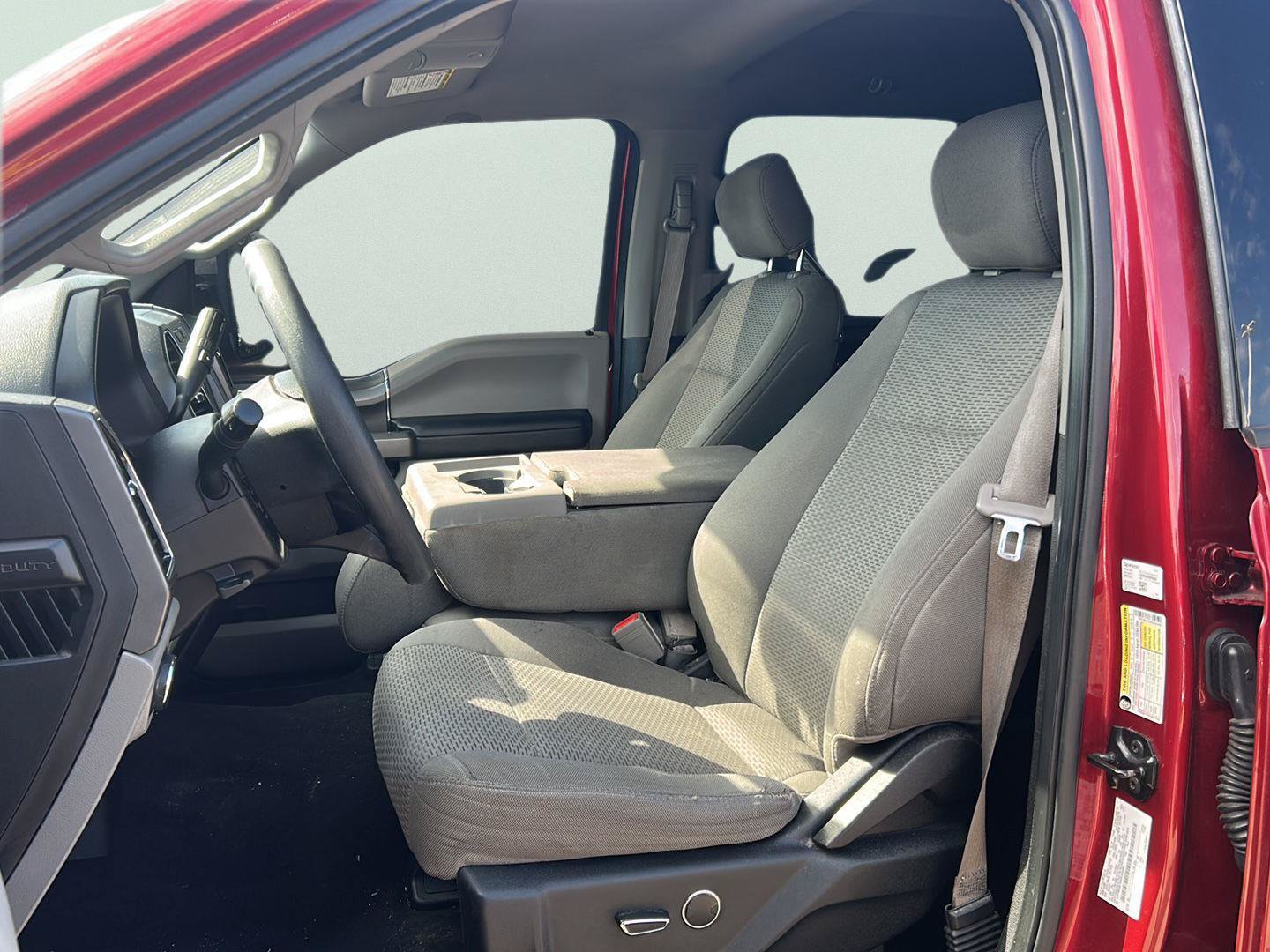 Used 2019 Ford F250 XLT w/ XLT Premium Package AWD/4WD image 7
