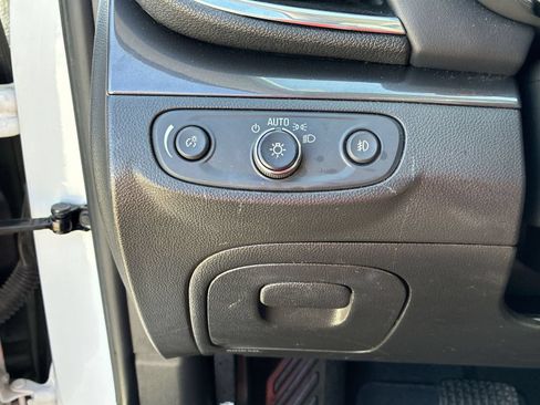 Certified 2019 Buick Encore Essence FWD image 17
