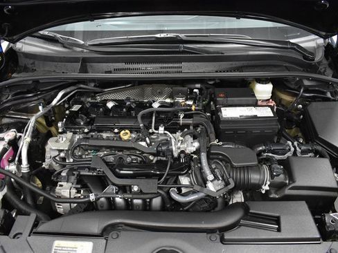 Used 2025 Toyota Corolla LE image 31