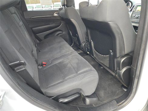 Used 2013 Jeep Grand Cherokee Laredo image 11