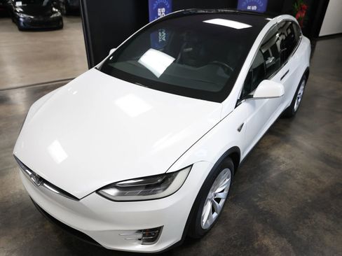 Used 2016 Tesla Model X Performance image 11