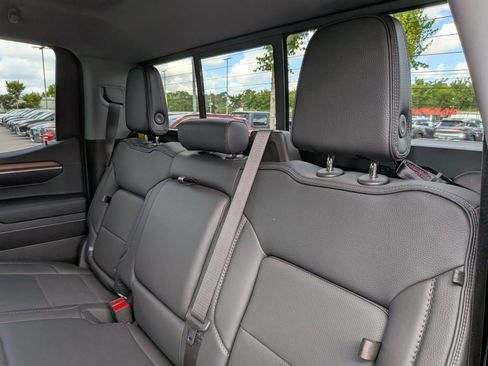 Used 2023 GMC Sierra 1500 Denali w/ Technology Package AWD/4WD image 29