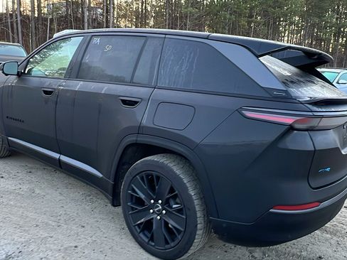 Used 2024 Jeep Wagoneer Launch Edition image 10