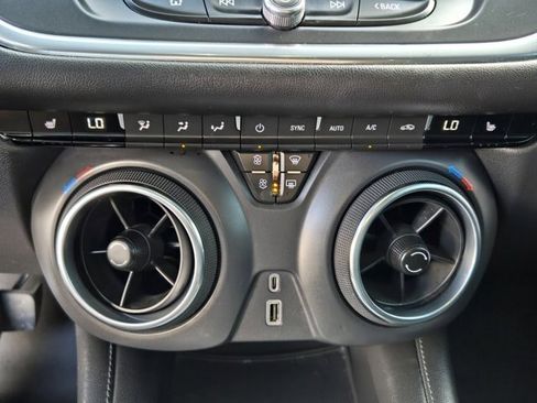 Used 2022 Chevrolet Blazer LT w/ Sound & Technology Package image 16