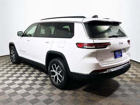 Used 2024 Jeep Grand Cherokee L Limited w/ Luxury Tech Group II image 6