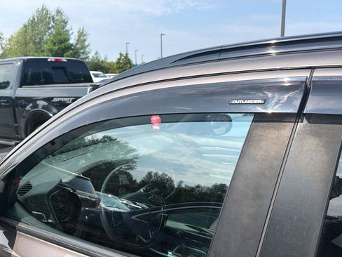 Used 2018 Mitsubishi Outlander LE AWD/4WD image 7