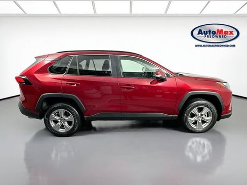 Used 2025 Toyota RAV4 XLE AWD/4WD image 9