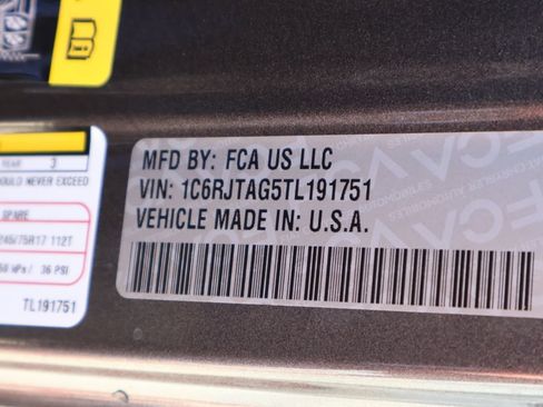 New 2026 Jeep Gladiator Sport AWD/4WD image 39