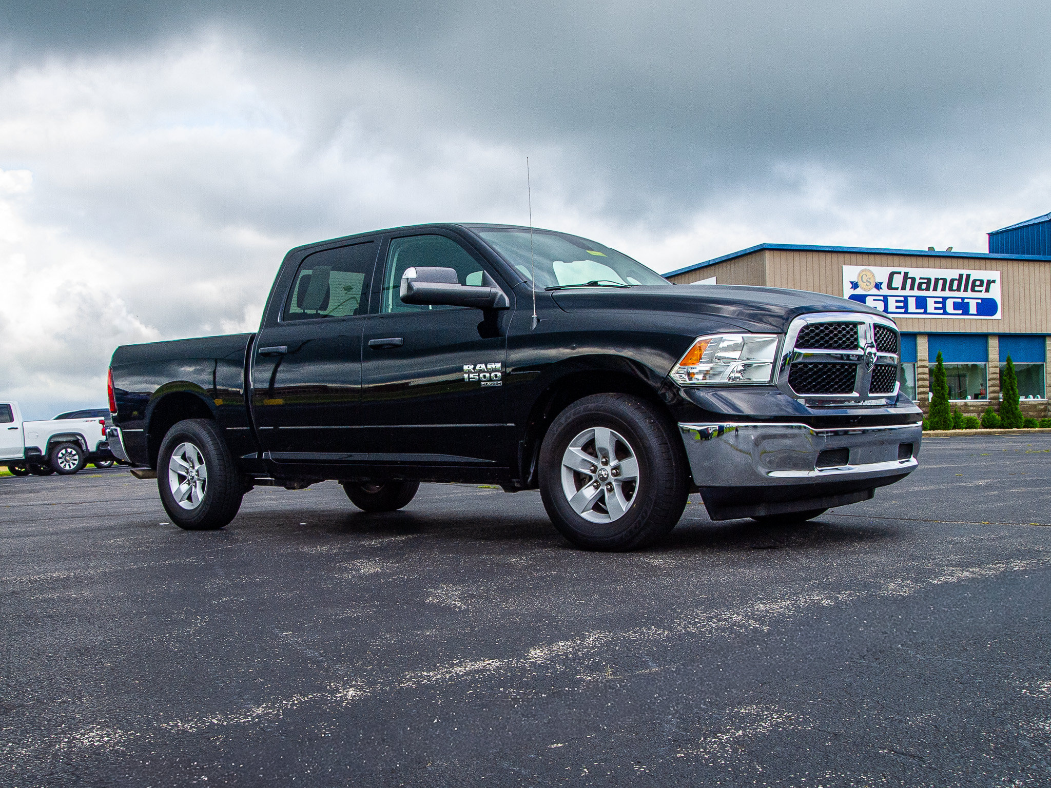 Used 2023 RAM 1500 Classic SLT w/ Trailer & Traction Group RWD image 9