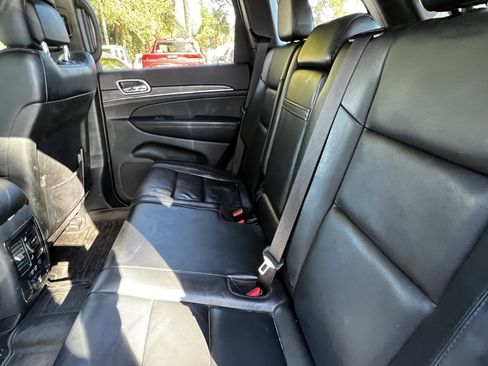 Used 2019 Jeep Grand Cherokee Limited image 32