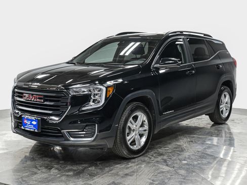 Used 2023 GMC Terrain SLE w/ Driver Convenience Package image 1
