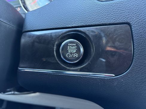 Used 2013 Chrysler Town & Country Touring-L w/ Entertainment Group #2 FWD image 14
