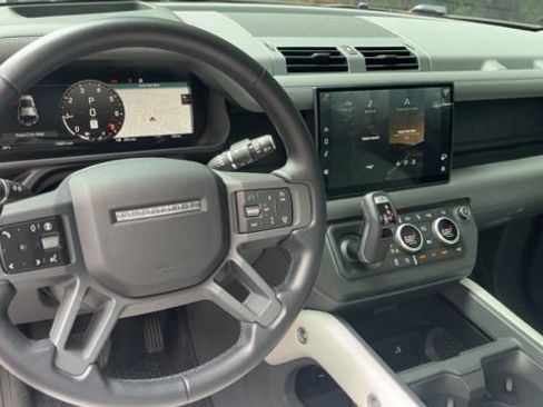 Certified 2025 Land Rover Defender 110 X-Dynamic SE AWD/4WD image 6