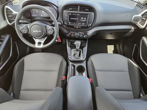 Certified 2025 Kia Soul LX FWD image 5