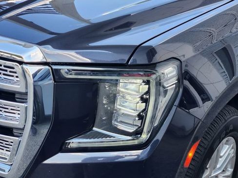 Used 2023 GMC Yukon XL SLT image 7
