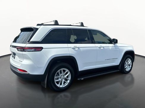 Used 2024 Jeep Grand Cherokee Laredo X w/ Trailer Tow Package AWD/4WD image 3