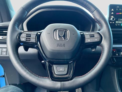 Used 2025 Honda Pilot TrailSport image 11