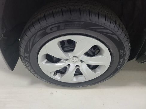 Used 2023 Toyota RAV4 LE FWD image 33