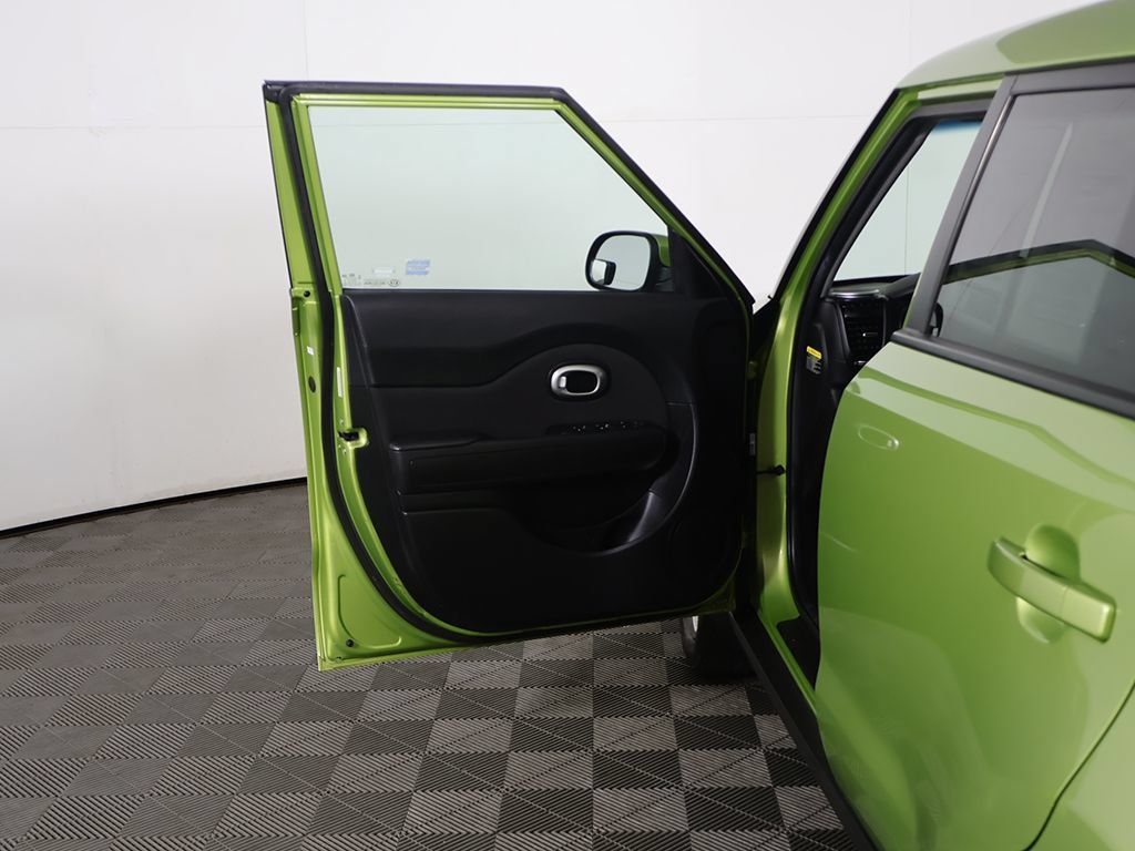 Used 2014 Kia Soul FWD image 13