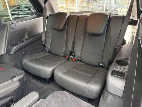 Certified 2025 Mercedes-Benz GLS 450 4MATIC image 22