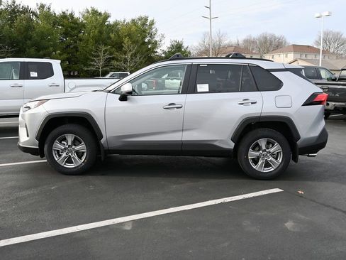 New 2025 Toyota RAV4 XLE image 4